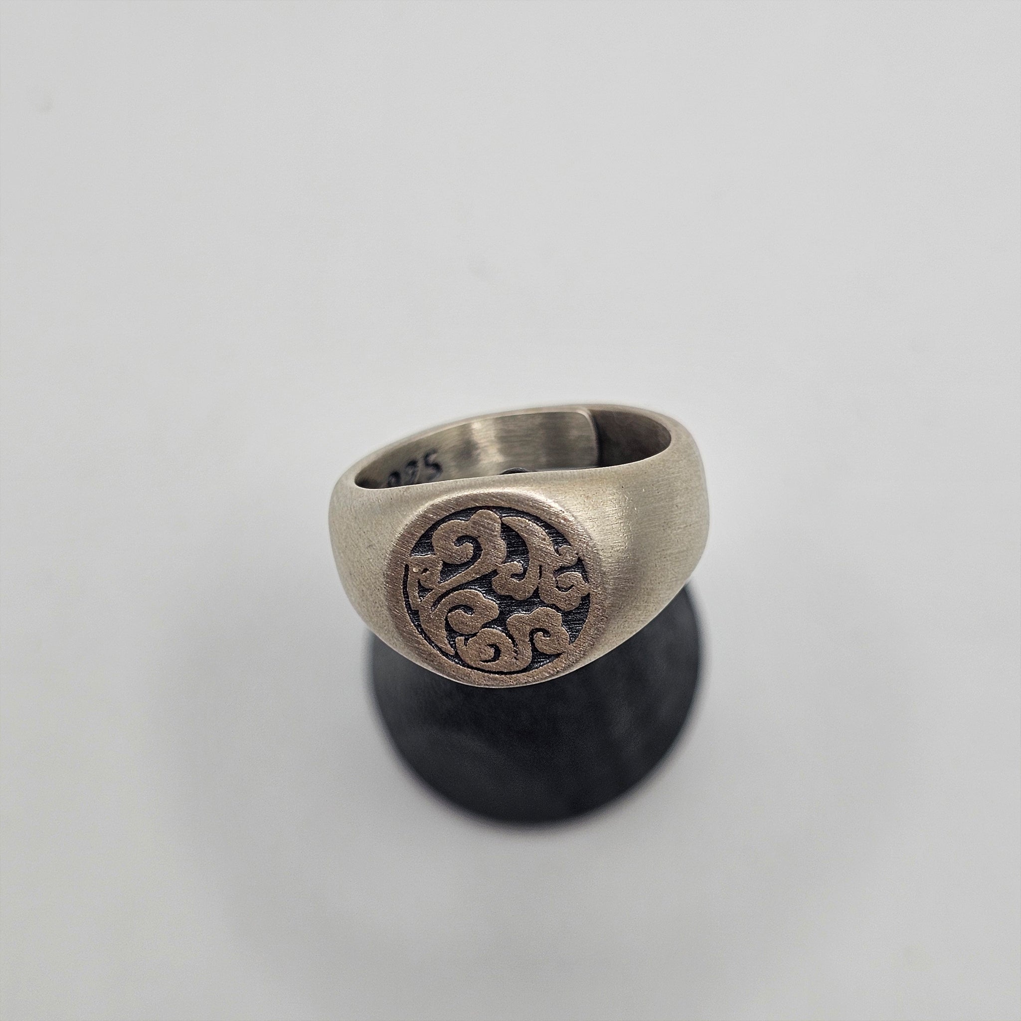 Hefty Signet